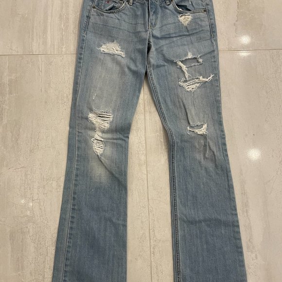 Hollister 7R - Picture 2 of 3